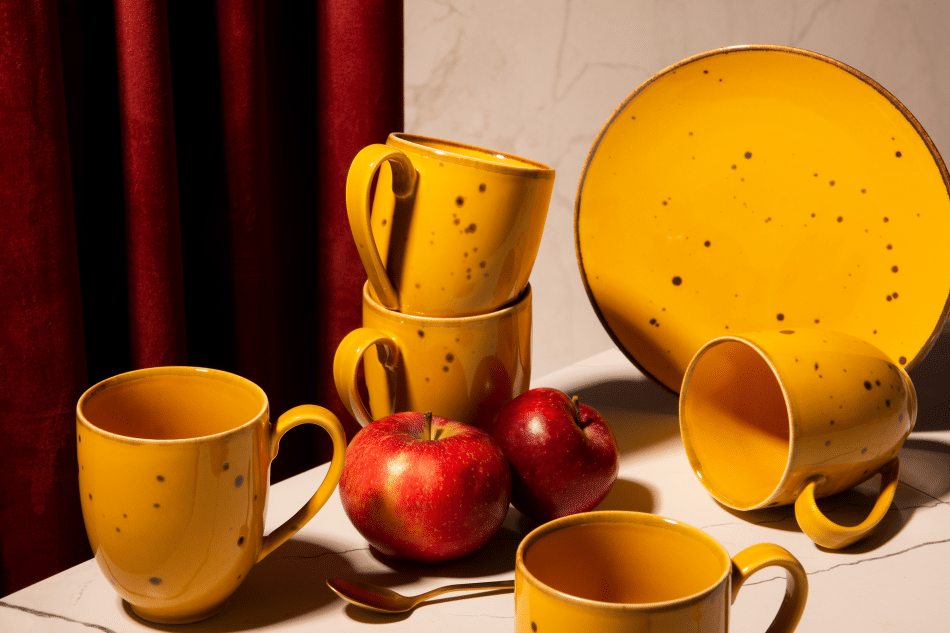 ALUMINA Sada velkých hrnků z polského porcelánu pro 6 osob Cottage Yellow Chata žlutá - obrázek 1